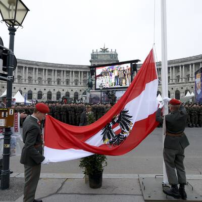 Politiker feiern Nationalfeiertag