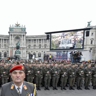 Politiker feiern Nationalfeiertag