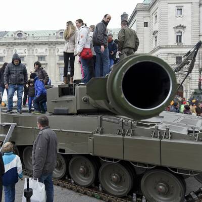 Politiker feiern Nationalfeiertag