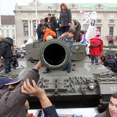 Heeresschau am Heldenplatz