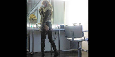 Heidi Klum: Kaffee-P&auml;uschen im sexy Leder-Outfit