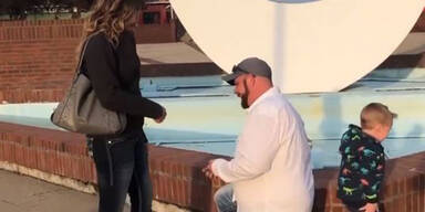 Er macht ihr einen Heiratsantrag - doch dann passiert das!