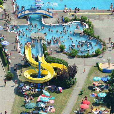 1 Million stürmte die Bäder