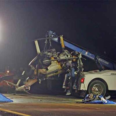 Hubschrauber krachte auf US-Autobahn