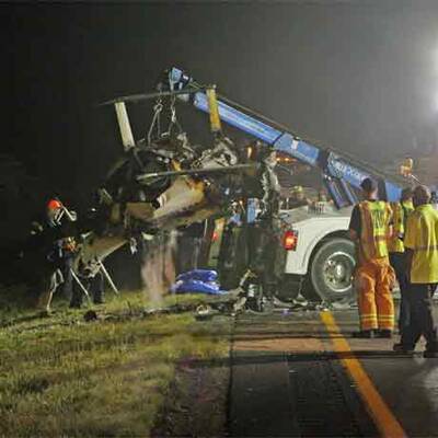 Hubschrauber krachte auf US-Autobahn