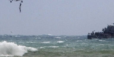 Blitz trifft Flugzeug nach dem Start