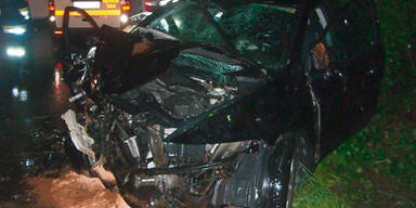 Feuerwehrmann auf Weg zu Brand verunglückt