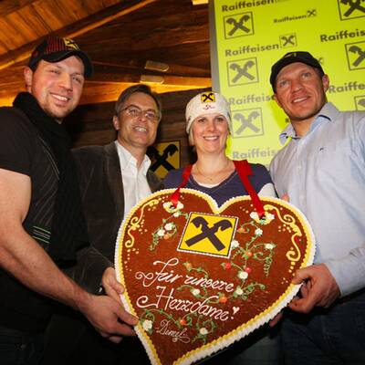 Raiffeisen-Hüttengaudi im Weltcup-Haus