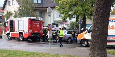 Pkw-Lenker prallte nach Herzinfarkt gegen Verkehrschild - tot