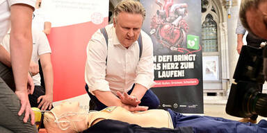 Kopie von Michael Ludwig Defibrillator