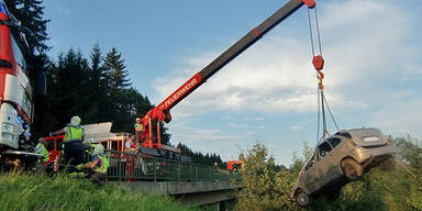 Hochschwangere stürzt mit Auto ab 