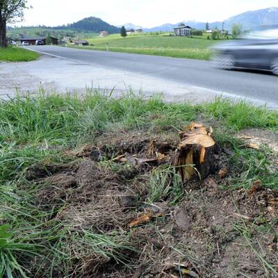  Marcel Hirscher beim Verlassen der Salzburger Landesklinik