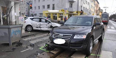 Hietzing: Drei Verletzte bei Unfall