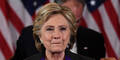 Geschockte Hillary weint mit ihren Fans