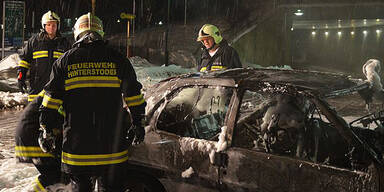 Alkolenker aus brennendem Auto gerettet