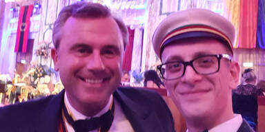 Wirbel um Norbert-Hofer-Foto mit Identitärem