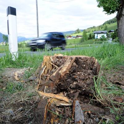  Marcel Hirscher beim Verlassen der Salzburger Landesklinik