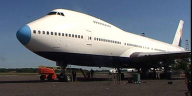 Im Jumbojet am Airport schlafen