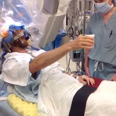 Patient spielt während Hirn-OP Gitarre