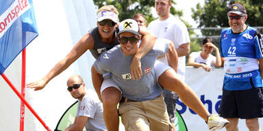 Marcel wie ein Popstar gefeiert