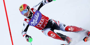 Hirscher triumphiert vor Matt in Levi