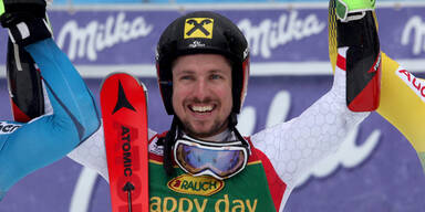 Hirscher siegt und holt Gesamtweltcup