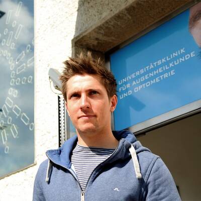  Marcel Hirscher beim Verlassen der Salzburger Landesklinik