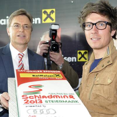 Marcel Hirscher stellt sich der Presse