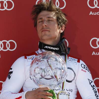 Große Kristallkugel für Hirscher