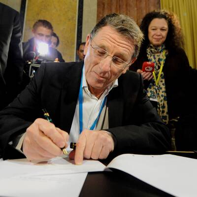 Gewaltiges Medieninteresse beim Auftritt von Peter Hochegger