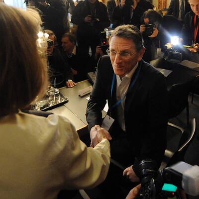 Gewaltiges Medieninteresse beim Auftritt von Peter Hochegger