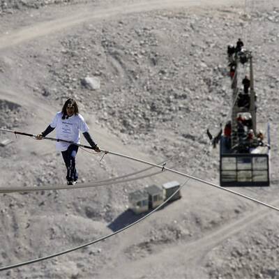Hochseilartist balancierte zur Zugspitze