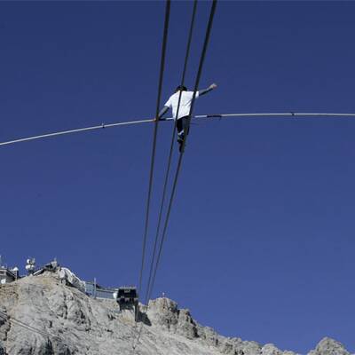 Hochseilartist balancierte zur Zugspitze