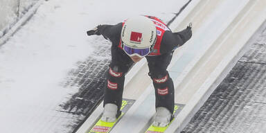 Chiara H&ouml;lzl fliegt zu erstem Weltcupsieg