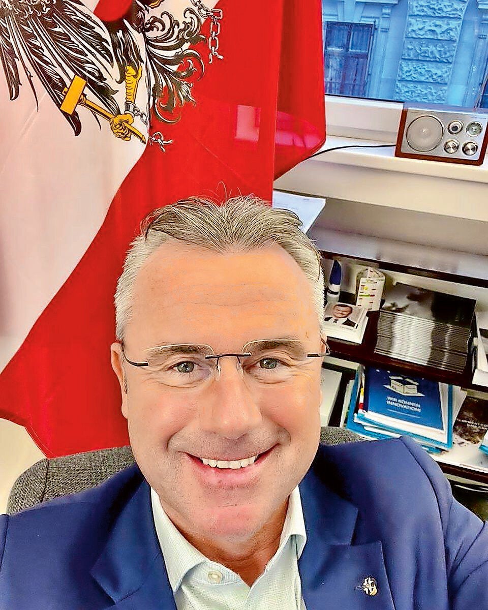 Wer macht Politikern die Haare schön?