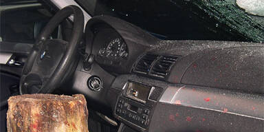 Irrer wirft Holzklotz auf Autobahn - Mutter tot