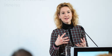 Frauenministerin Eva-Maria Holzleitner (SP&Ouml;)