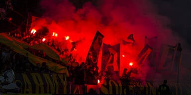 Mega-Razzia gegen Fußball-Hooligans