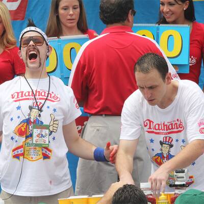 62 Hotdogs in 10 Minuten