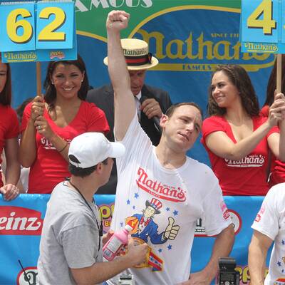 62 Hotdogs in 10 Minuten