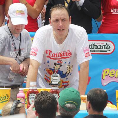 62 Hotdogs in 10 Minuten