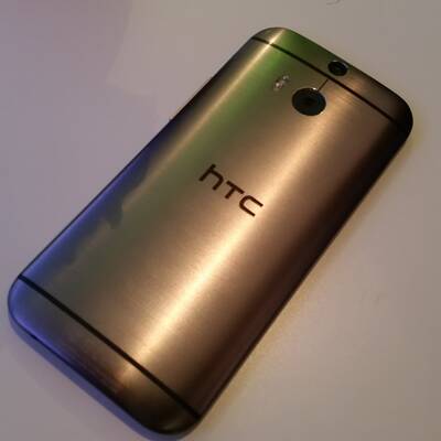 HTC One (M8)