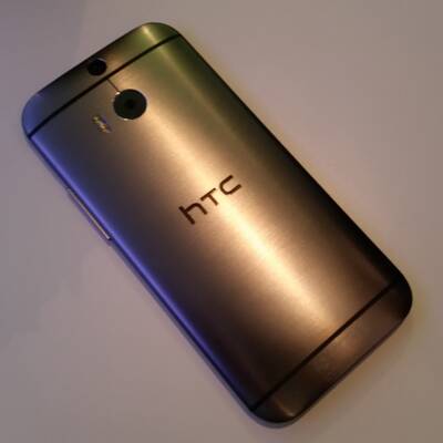 HTC One (M8)
