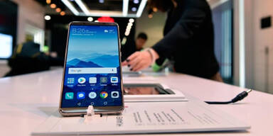 Dieses Hauwei Smartphone kann andere Handys kabellos laden