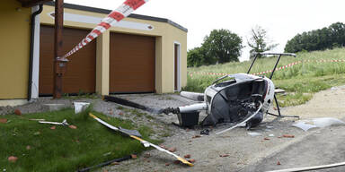 Hubschrauber stürzt auf Haus