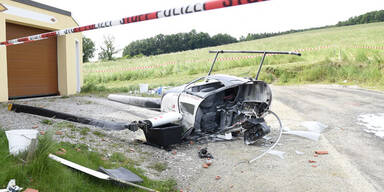 Hubschrauber stürzt auf Haus