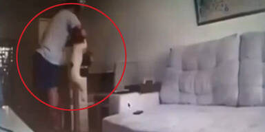 Frau erwischt brutalen Hundequäler