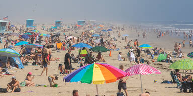 Trotz Corona: Tausende Amerikaner st&uuml;rmen die Str&auml;nde