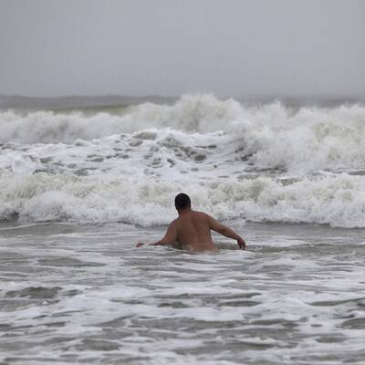 Wann trifft Arthur auf Land?