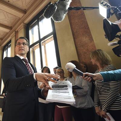 Hypo: Streit um geschwärzte Akten